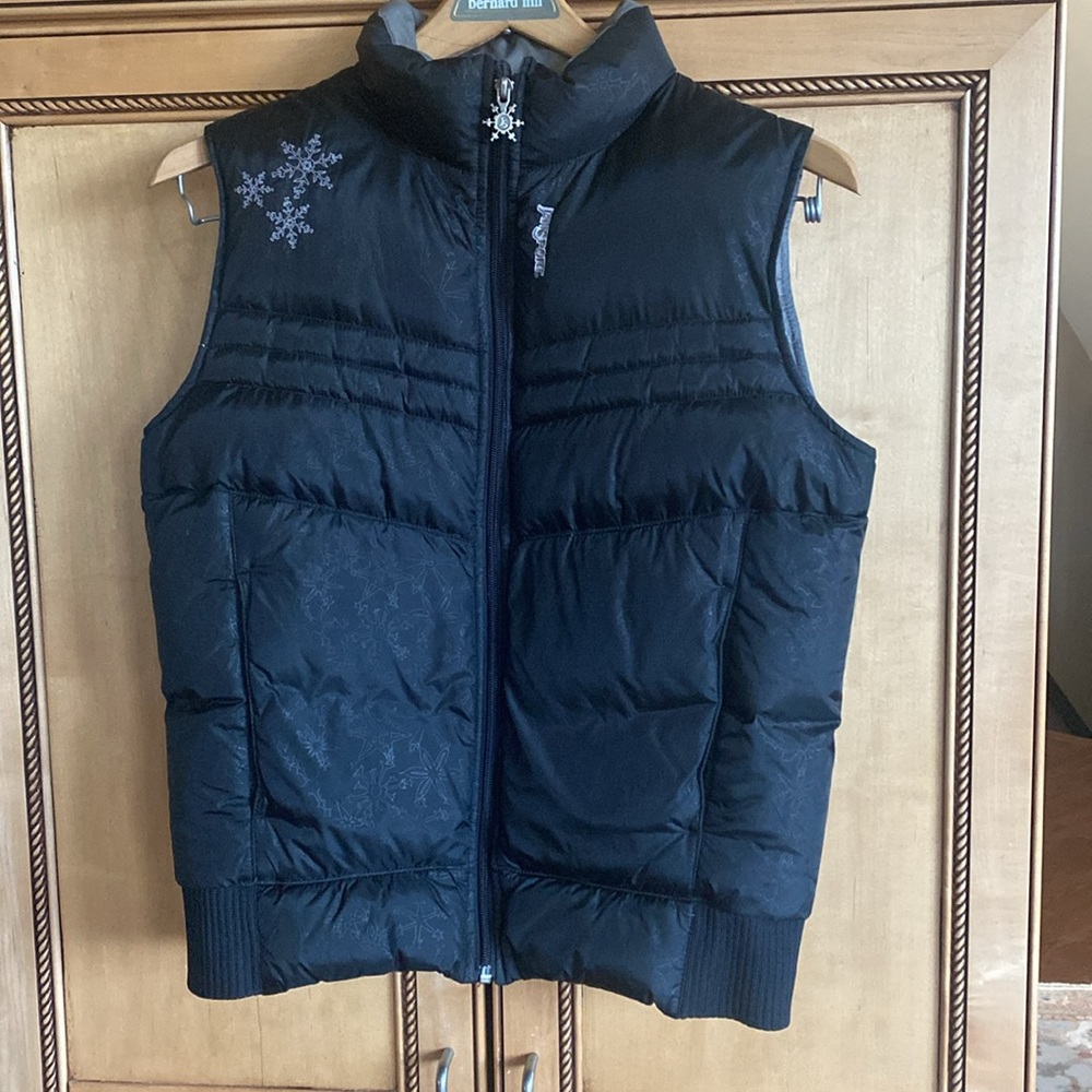 Sleeveless puffer in excellent condition